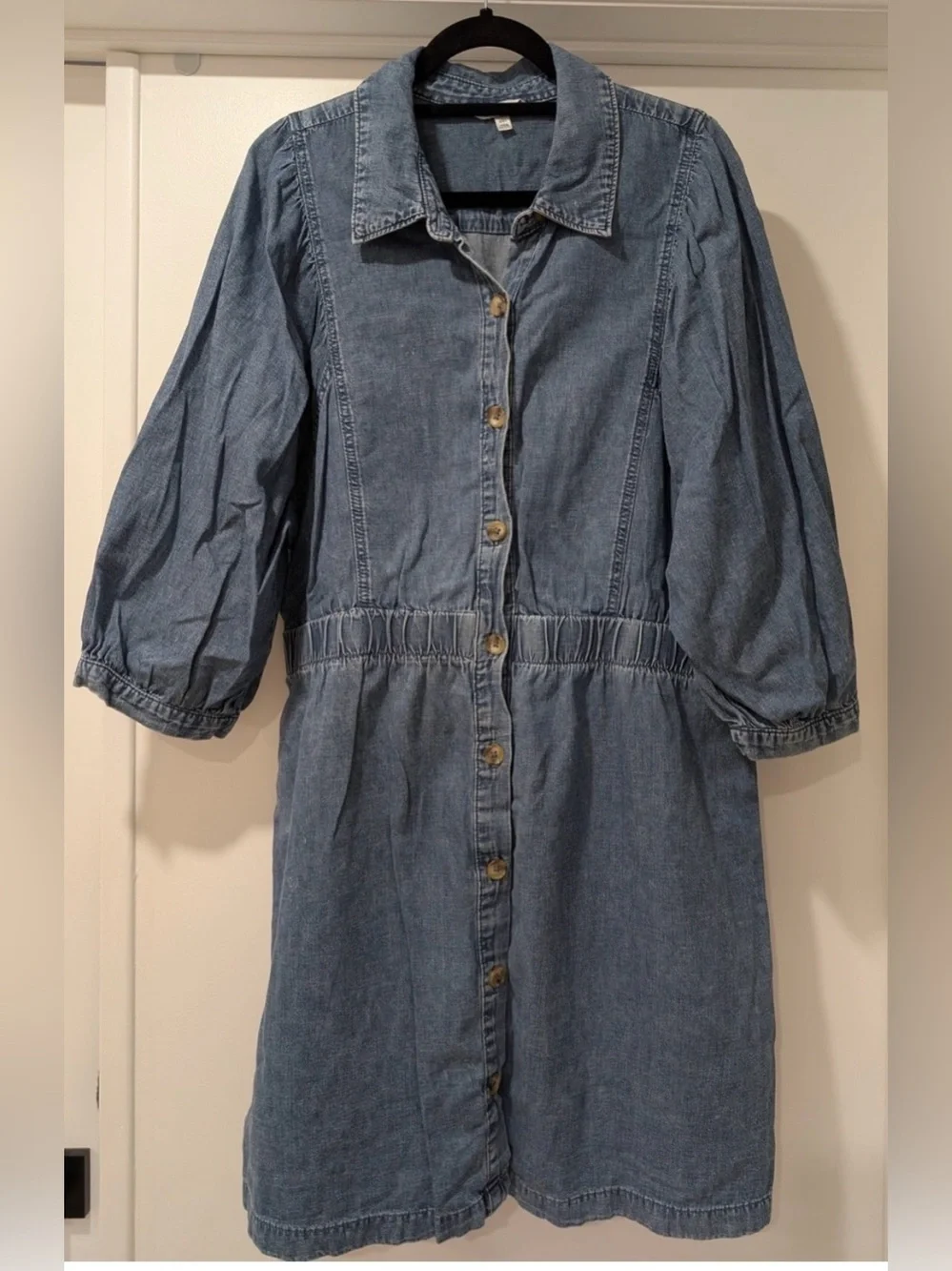 REITMANS - DENIM DRESS - BUTTON DOWN WITH ELASTICIZED CINCHED WAIST - Picture 1 of 4